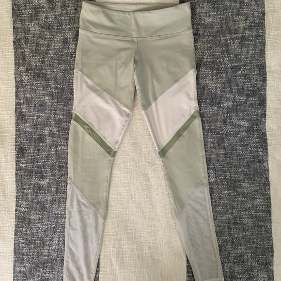 ALO Yoga Sheila V Stripe Mesh Panel Leggings - Picture 6 of 6